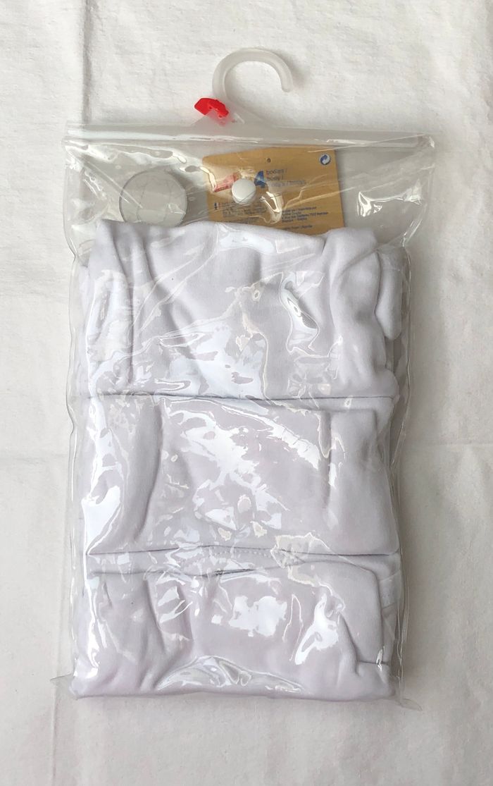 Lot de 3 bodies manches courtes Intermarché 12 mois - photo numéro 3