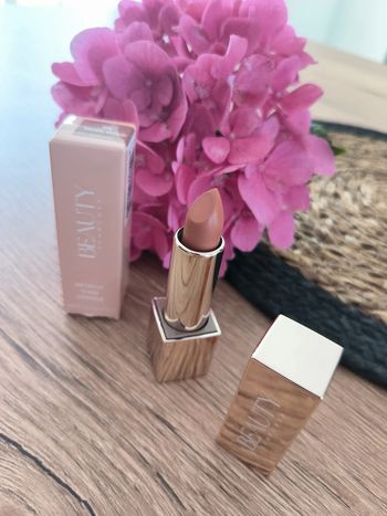 Rouge à lèvres vegan Brillant métallique 04. Nude Gold