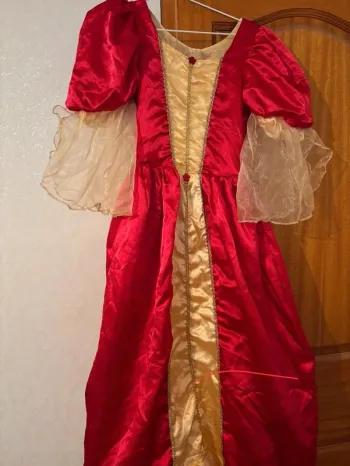 Magnifique déguisement belle et la bête 6/8 ans tbe