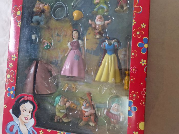 Rare , coffret Disney store  , vintage  , Blanche neige et les 7 nains - photo numéro 3