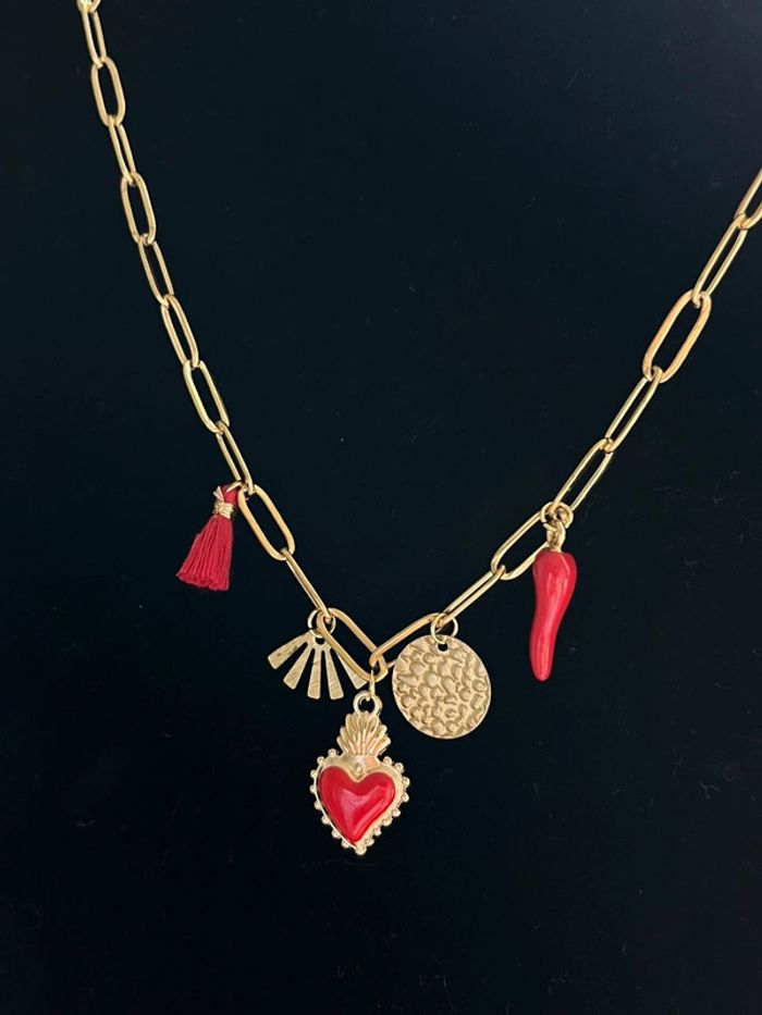 Collier chaîne acier inoxydable pendentifs breloques dorés et rouges - photo numéro 4