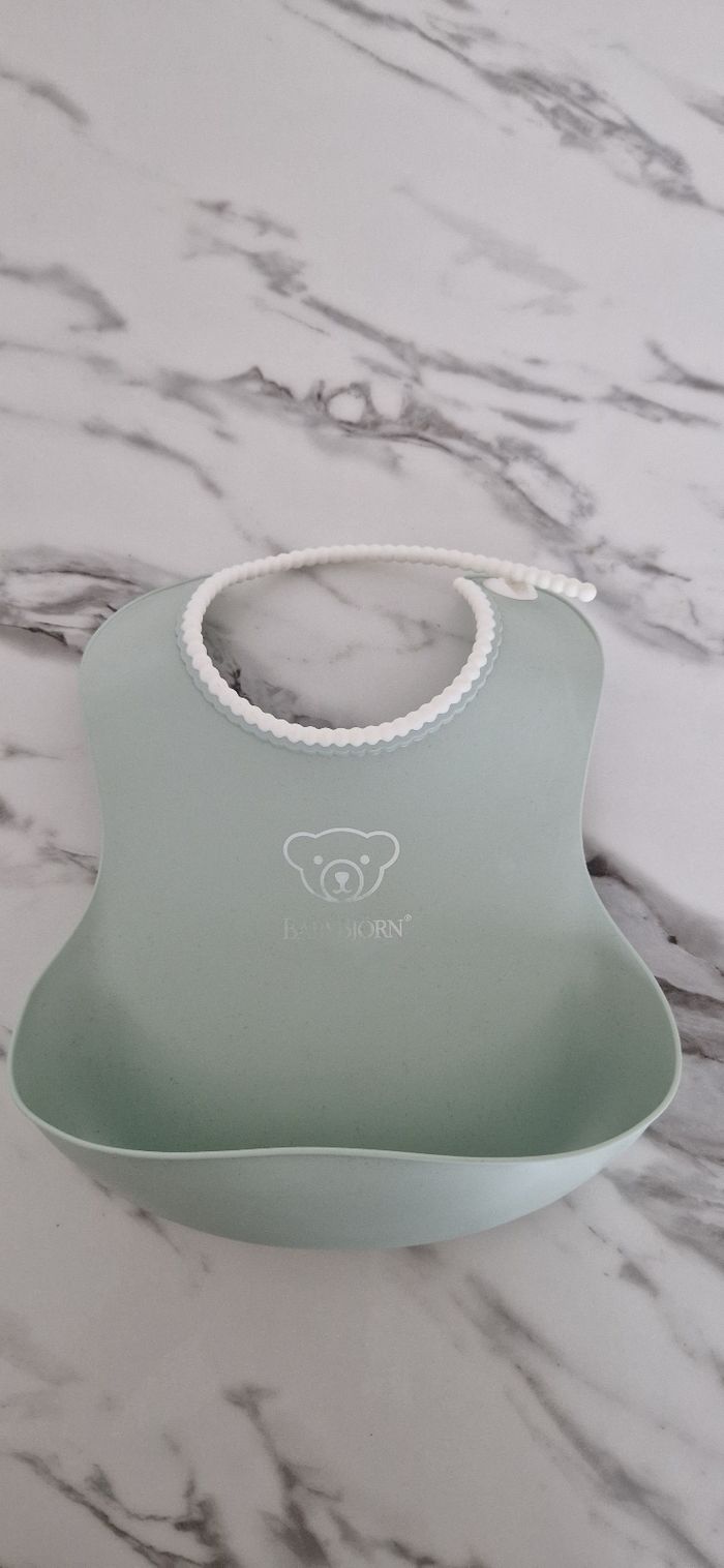 Bavoir avec récupérateur
