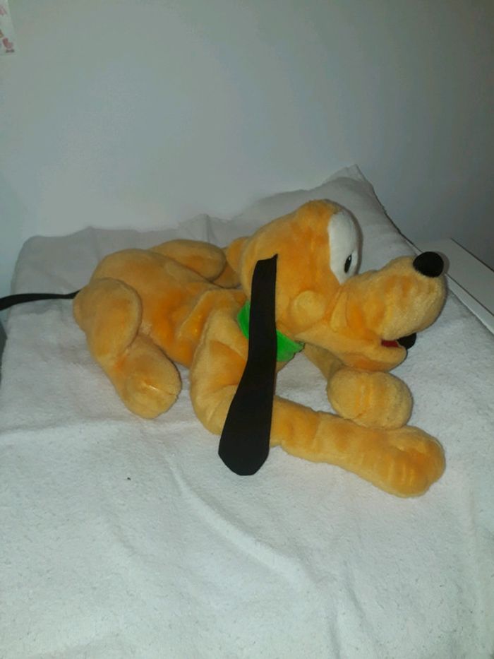 Peluche pluto Disney comme neuf - photo numéro 2