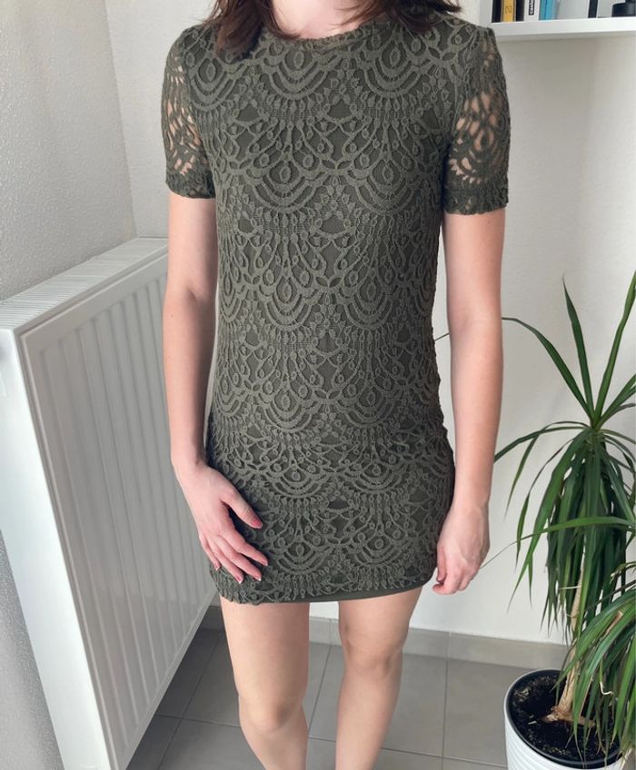 Robe dentelle kaki