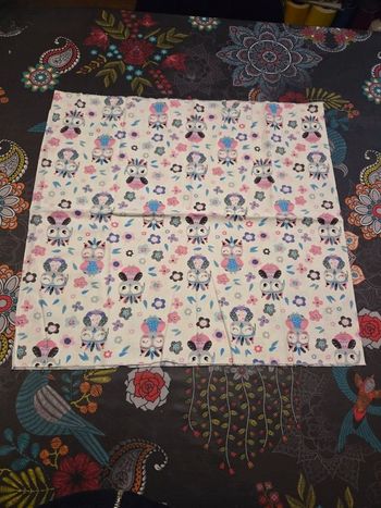 Morceau de tissus motif hiboux