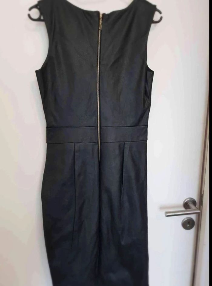 Robe  style  cuir  taille 38 - photo numéro 5