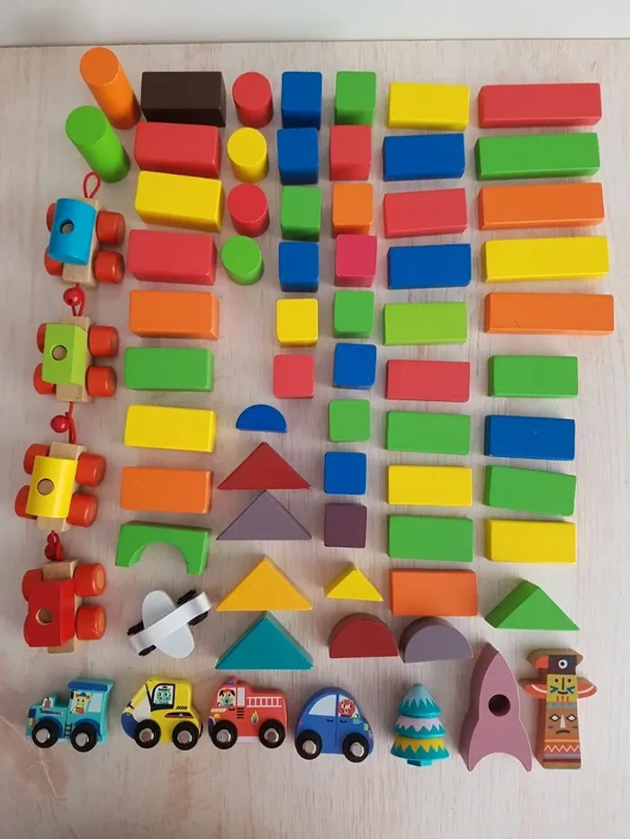 Voitures Auzou, totem et blocs de construction en bois - photo numéro 2