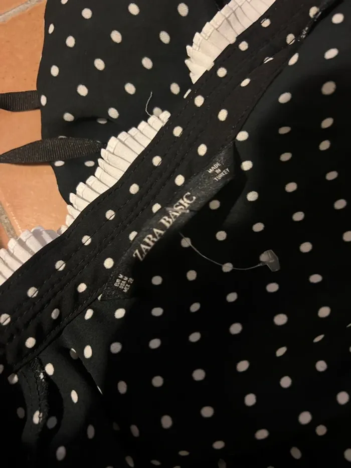 Sublime chemise à pois parisienne - Zara - M - très bon état à part les manches - photo numéro 2