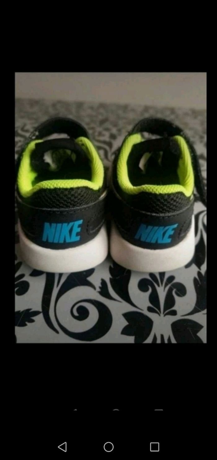 Basket légère noire Nike taille 18.5 - photo numéro 6