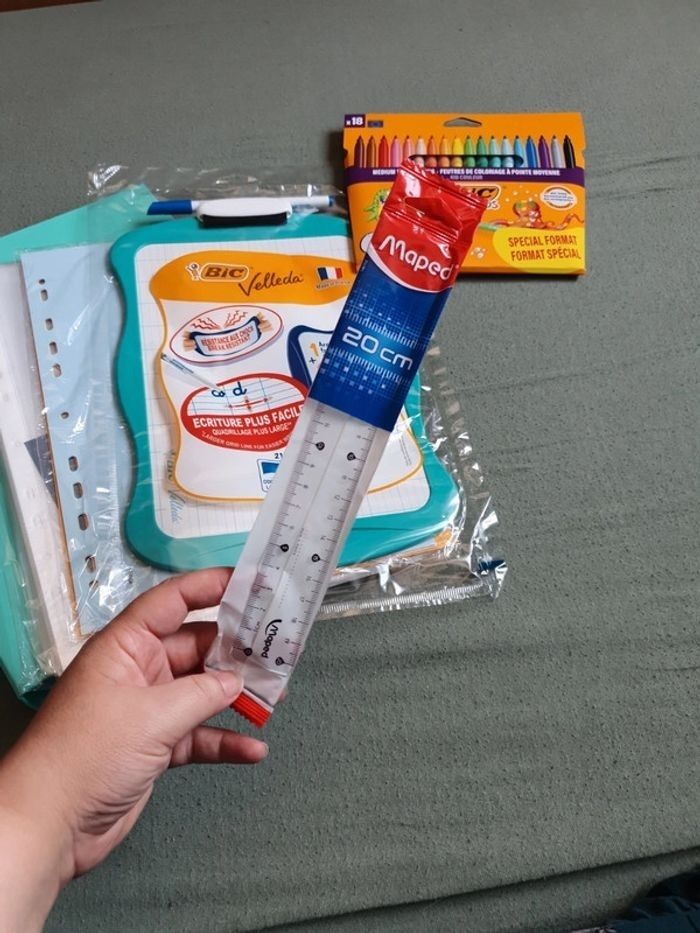 Lot de fournitures scolaires neuf - photo numéro 7
