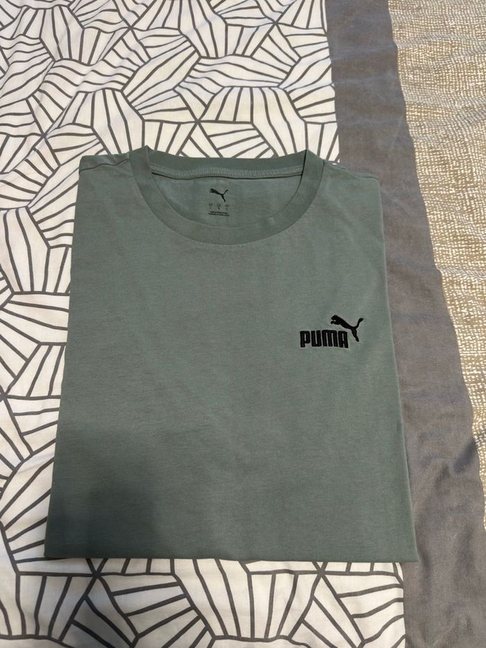 T-shirt Puma original modèle en taille L 👕 - photo numéro 1