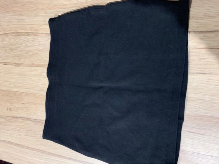 Jupe courte - photo numéro 2