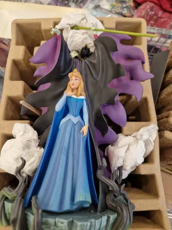 Figurine La Belle au Bois Dormant lumineuse

Disney collection