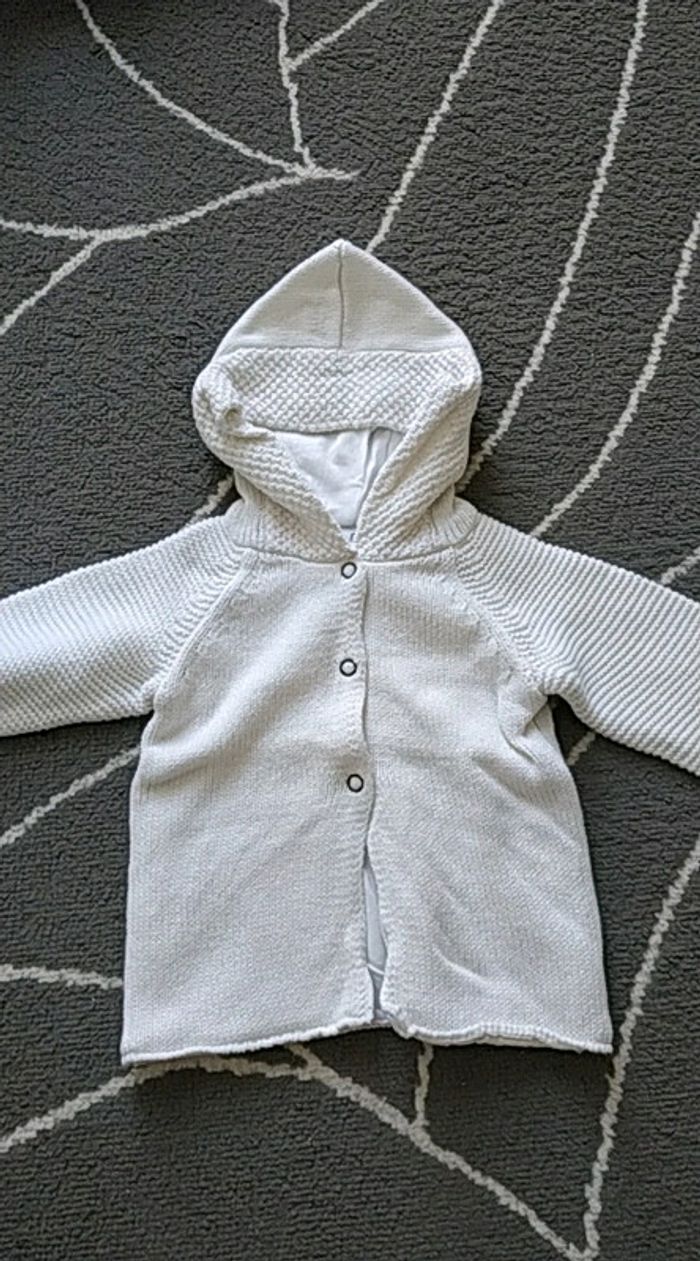 Gilet à capuche 6 mois