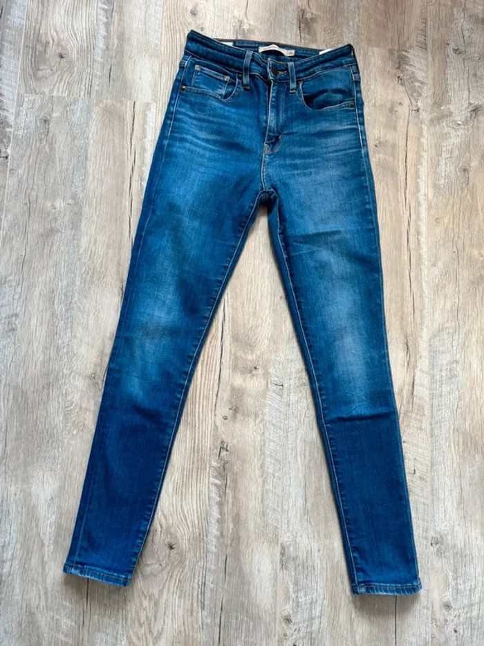 Jean Levi’s 721 skinny T.25x28