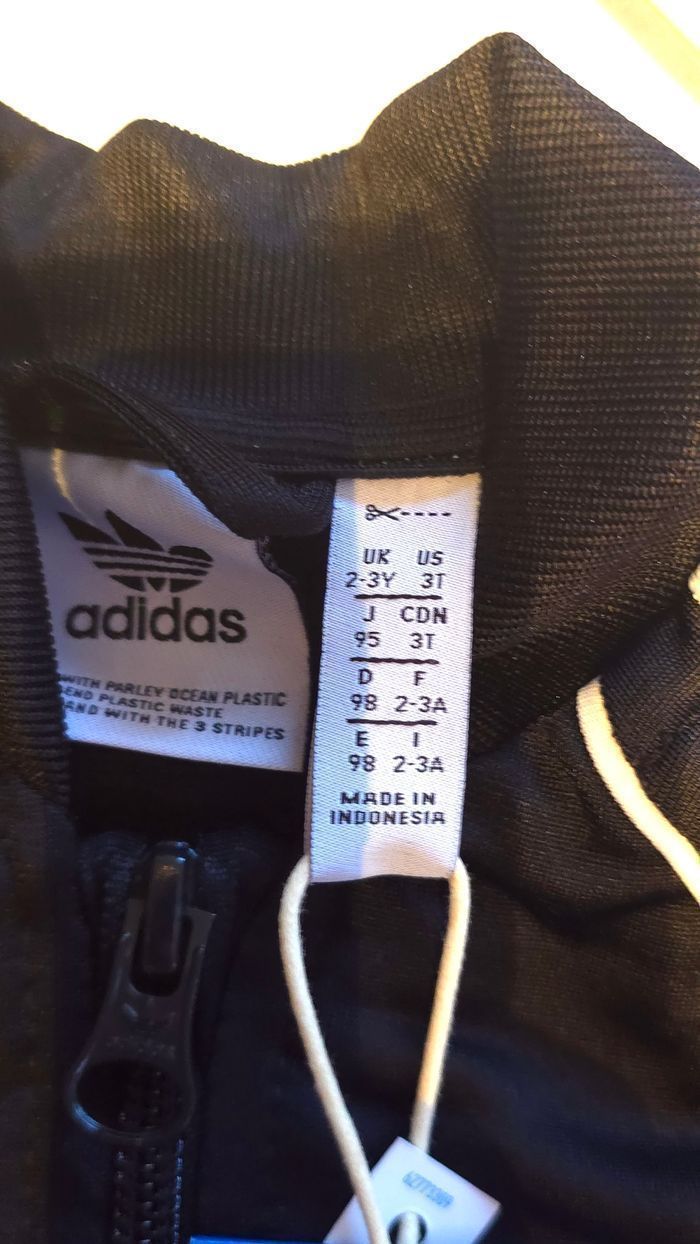 (NEUF non porté) 🏷🤩🥰 superbe survetement ADIDAS unisex 3 ans 🥰🤩 - photo numéro 5