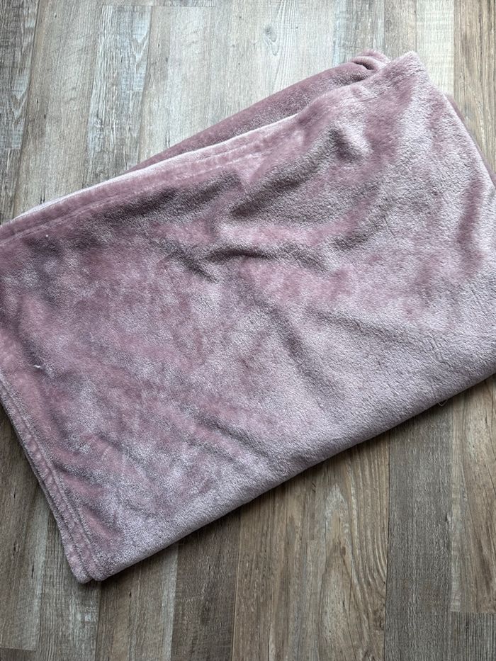 - Plaid vieux rose  - Très bon état