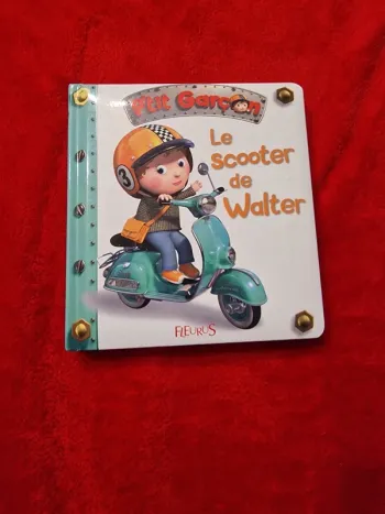 Livre 19 p'tit garçon le scooter de Walter