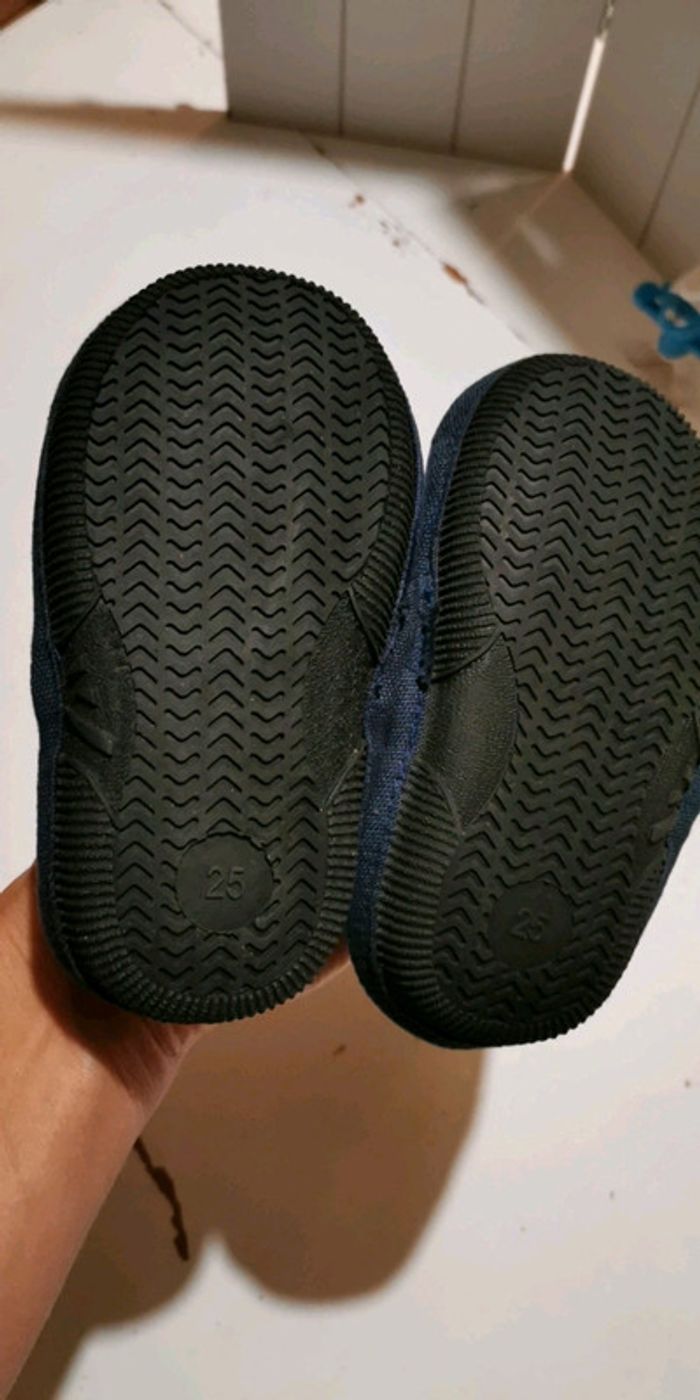 Paire de chaussons Taille 25 - photo numéro 3