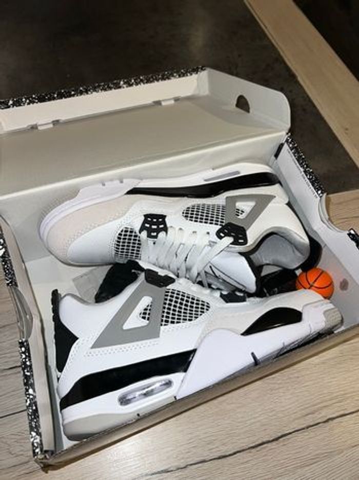 Air Jordan 4 - Military Black ⚪️⚫️ - photo numéro 7