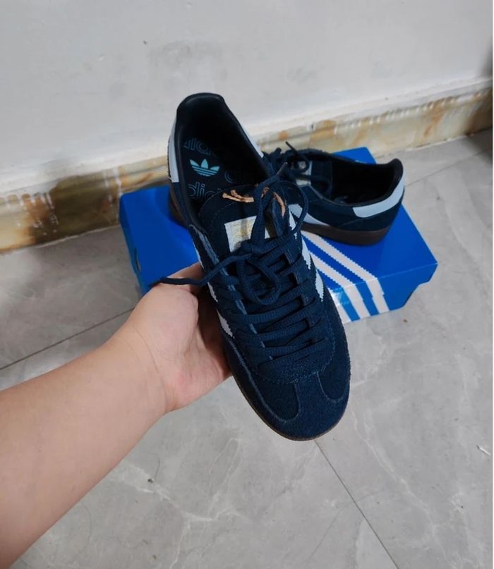 Chaussures Adidas 39