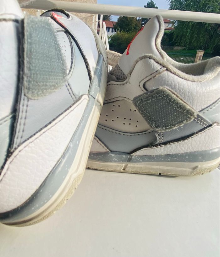 baskets jordan flight bébé taille 22 - vintage 2012