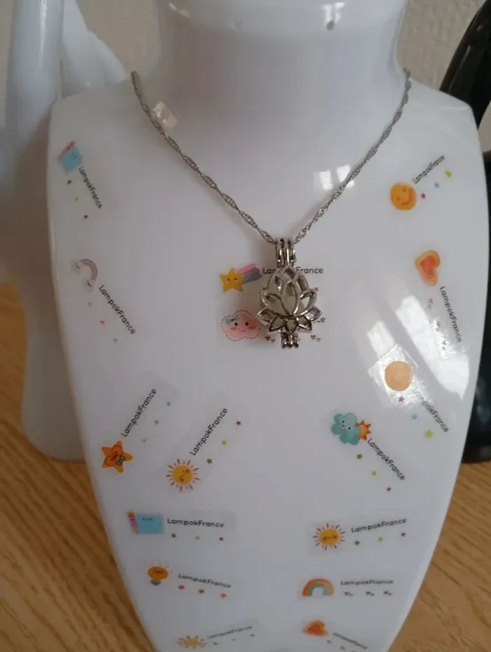 Solde 💝 Collier de fleur de lotus couleur argent - photo numéro 3