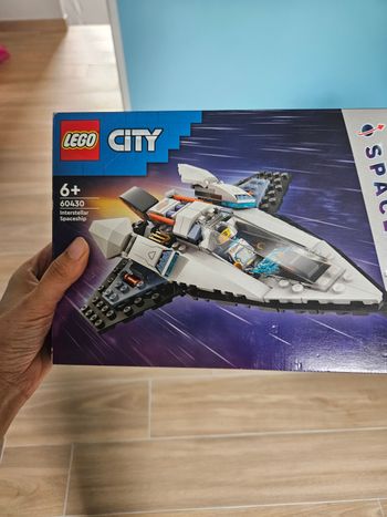 Vaisseau interstellaire lego