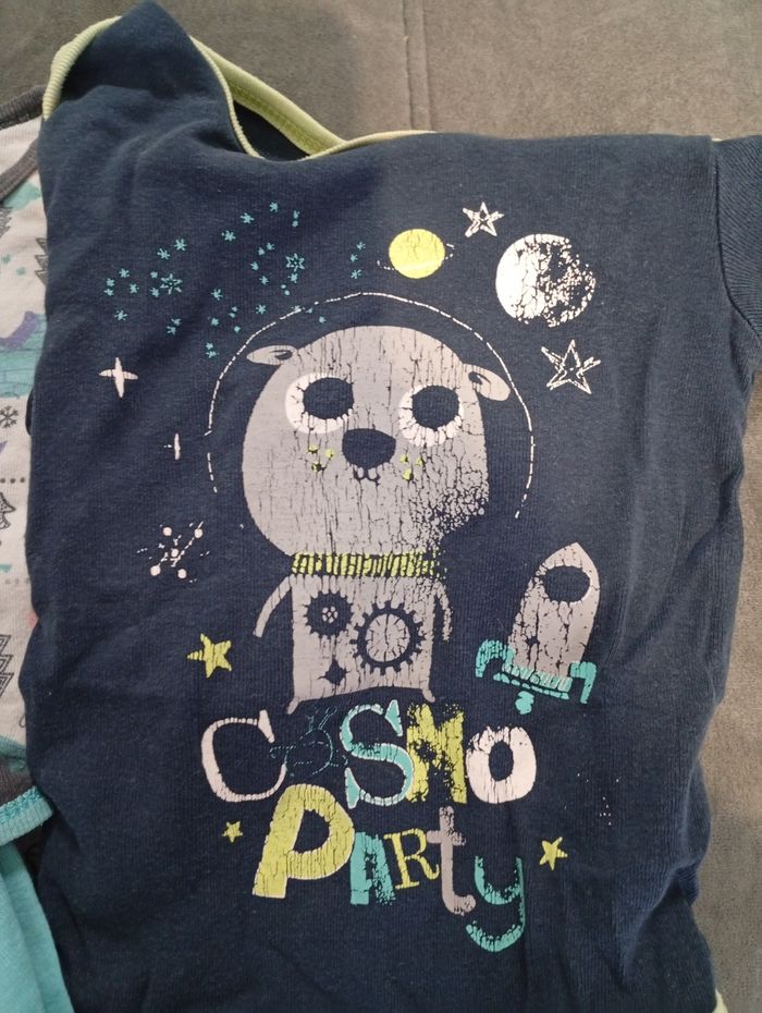 Lot bodies 12 mois - photo numéro 5