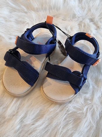 Neuves (non portées 🏷😍🥰 superbes sandales pointure 23 mixtes 🥰😍