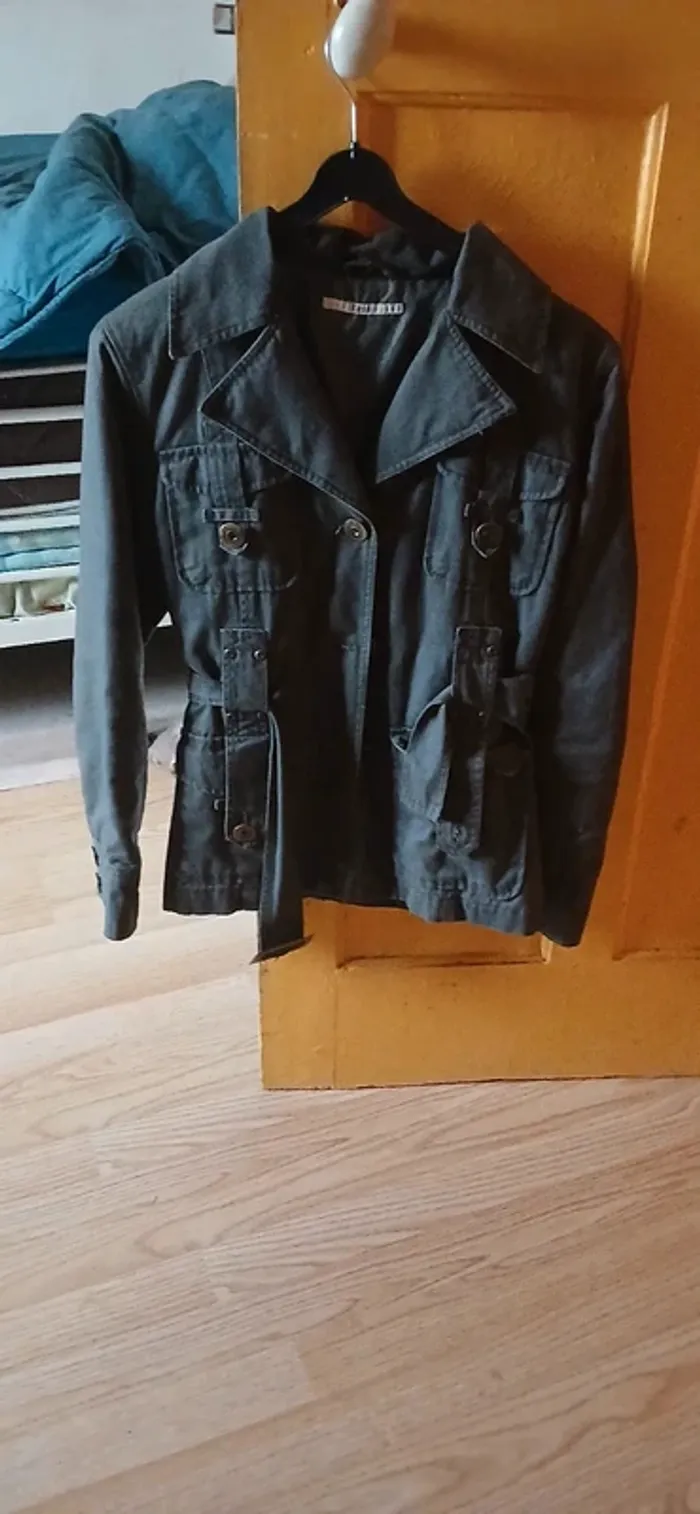 Veste grise et kaki - photo numéro 7