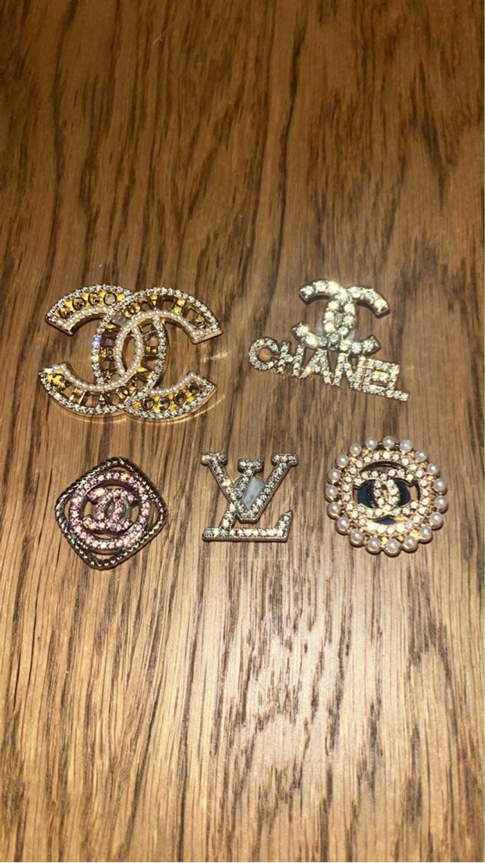 Lot 5 pins pour crocs