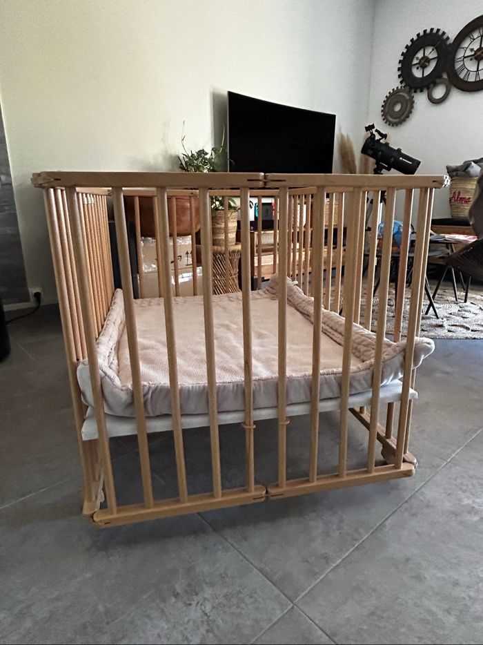 Parc bébé roulant et pliable de marque Petite Amelie - photo numéro 3