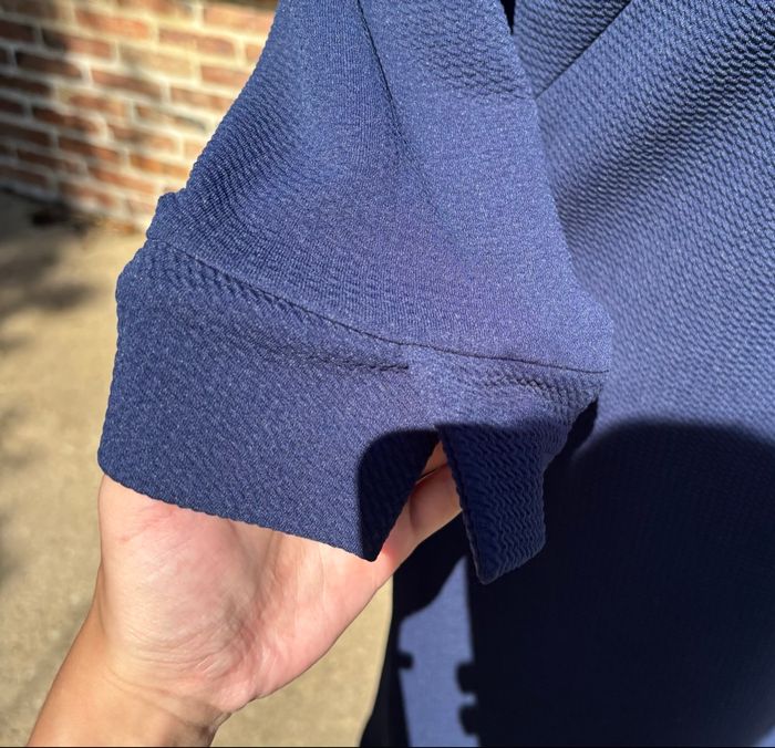 Robe courte gaufrée – Taille 36 – Bleu marine - photo numéro 4