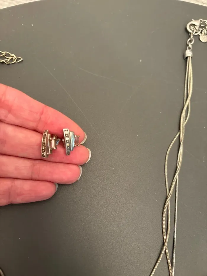 Lot de bijoux fantaisie variés – colliers, pendentifs, bracelets, boucles d’oreilles - photo numéro 5