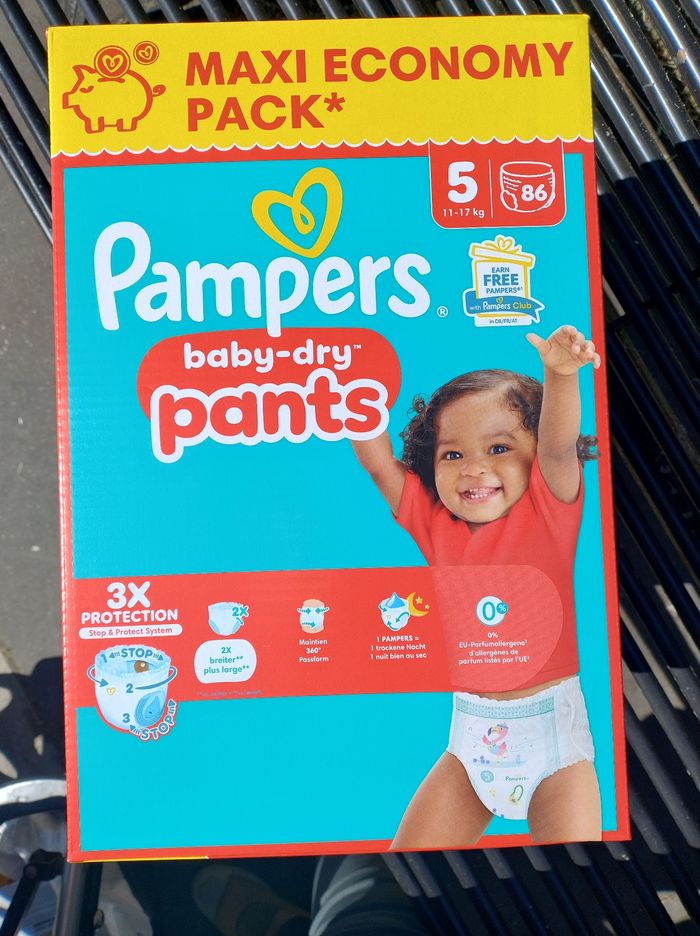 Pack de 86 couches culottes Pampers baby dry taille 5