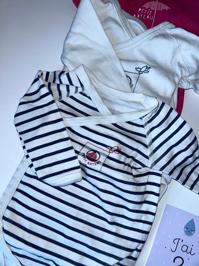 Lot bodies petit bateau 3 mois - photo numéro 3