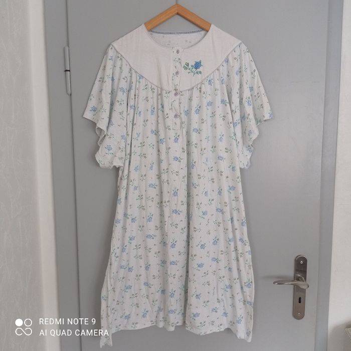 Chemise de nuit à fleurs bleues t48/50