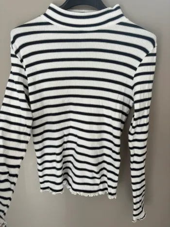 Pull fin col roulé 12 ans