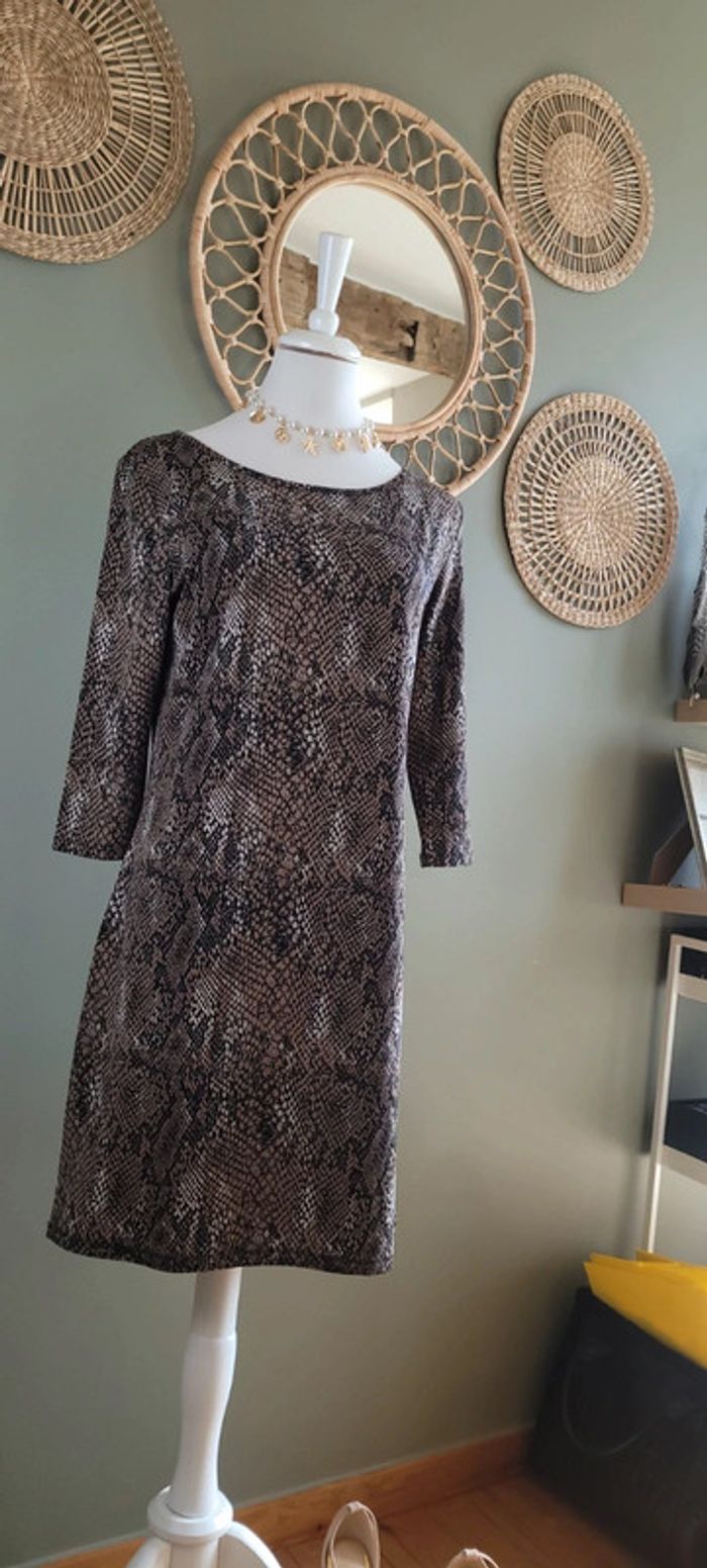 Jolie robe marronnée taille M Parfait état - photo numéro 2