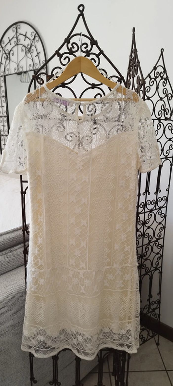 Robe brodée Cache Cache Dream Collection. Neuve. Taille 40 - photo numéro 4