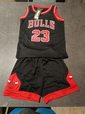 Tenue NBA Chicago Bulls Michael Jordan noir t.22