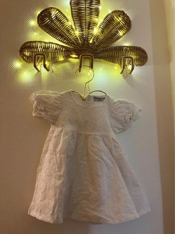 Robe à broderie