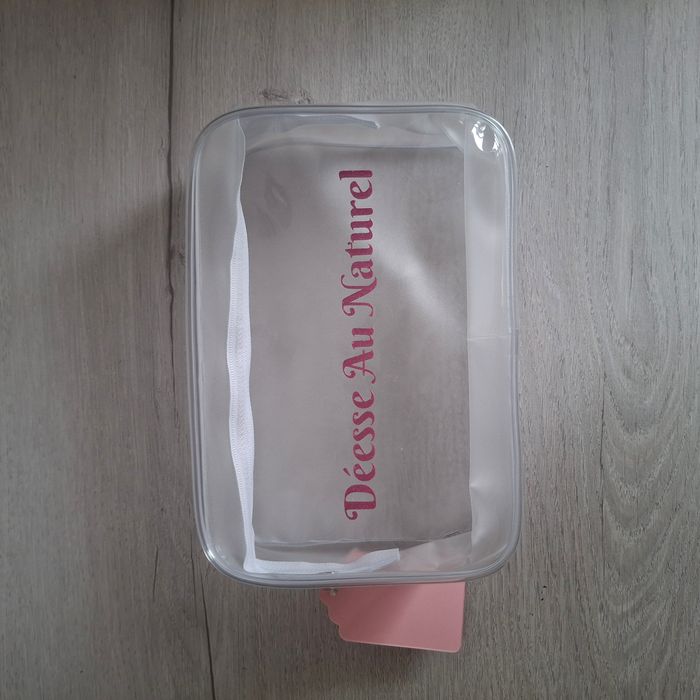 Trousse de toilette transparente avec inscription fuchsia pailletée - NEUF - Déesse au Naturel - photo numéro 7