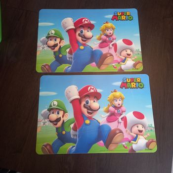 2 sets de table Mario