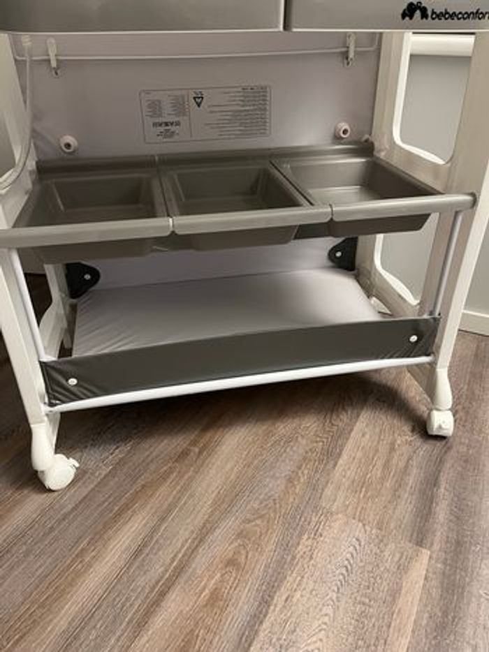 Table à langer & baignoire - photo numéro 3