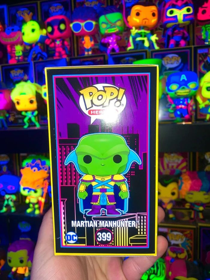 Funko Pop DC Imerial Palace Blacklight 399 Martian Manhunter - photo numéro 2