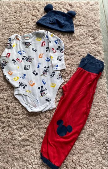 Ensemble bodie, pantalon fluide et bonnet Mickey 12/24 mois