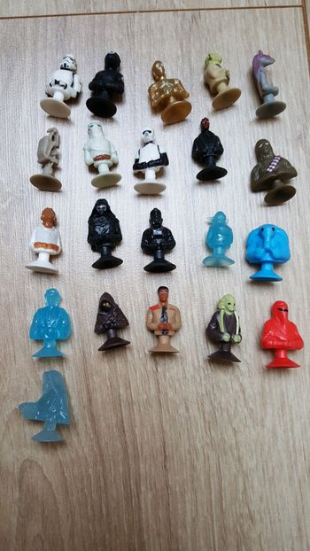21 figurines micro popz Star wars