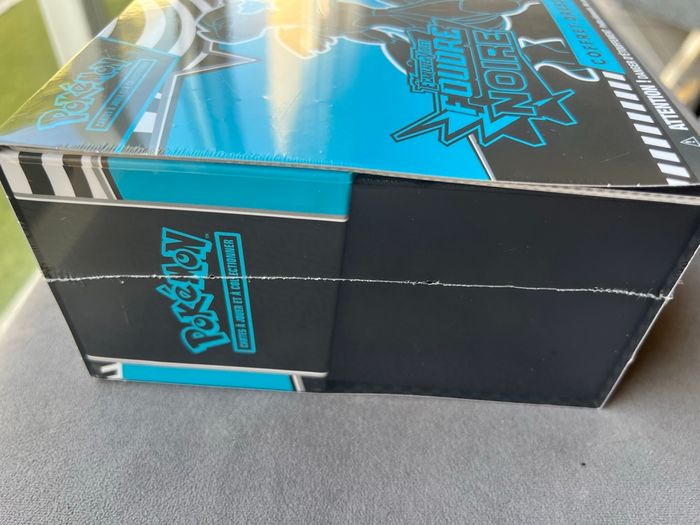 Coffret Dresseur d’Elite (ETB) - Foudre Noire + 1 carte holographique aléatoire - photo numéro 2